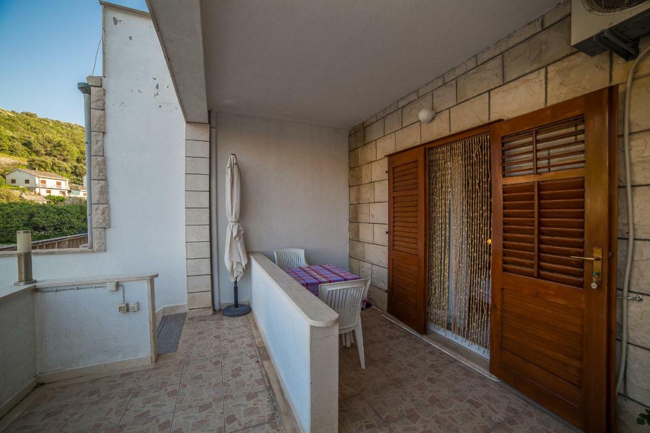 Apartmani Ina Povlja  Exterior foto